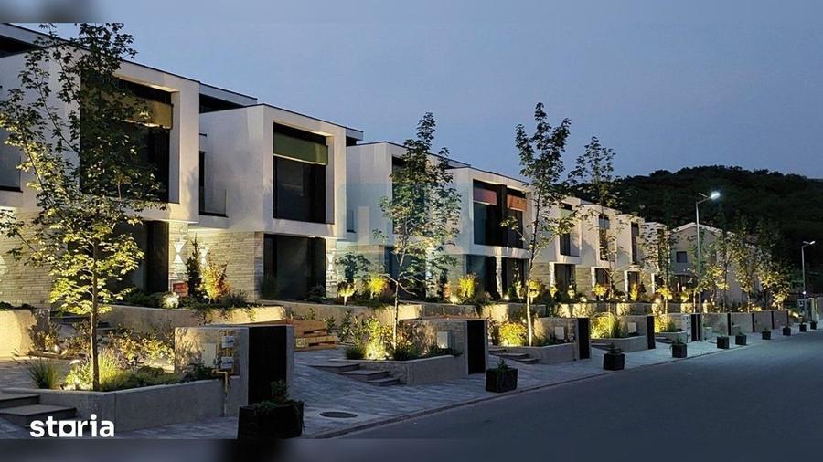 Casă cu 4 camere cu Teren 400 Mp în Central