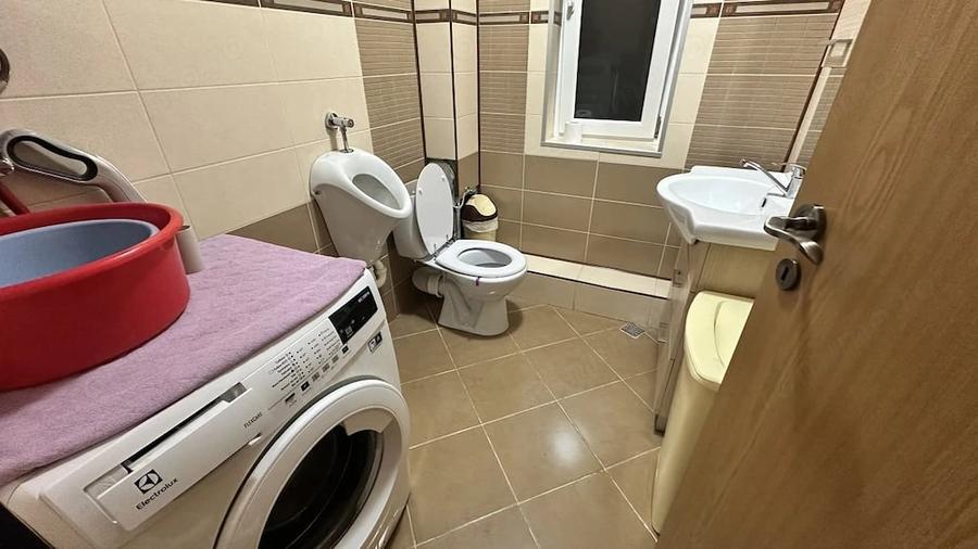 Casă cu 4 camere cu Teren 200 Mp în Țiglari