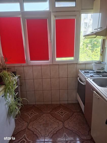 Apartament cu 3 camere semidecomandat în Rahova — fotografia 1