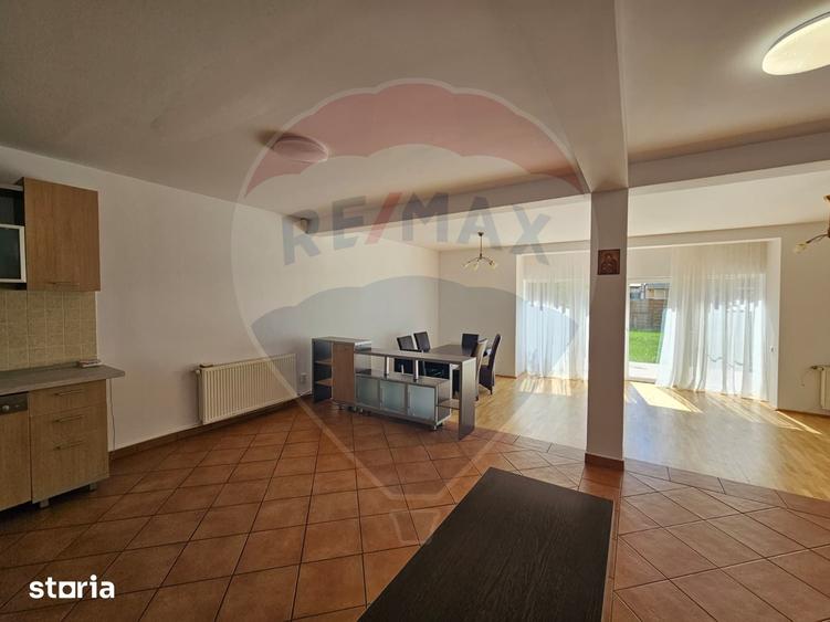 Casă cu 4 camere cu Teren 256 Mp în Bună Ziua