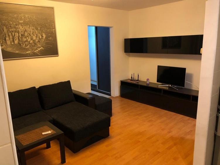 Apartament cu 4 camere semidecomandat în Eroii Revoluției