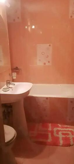 Apartament cu 2 camere semidecomandat în Bucur Obor