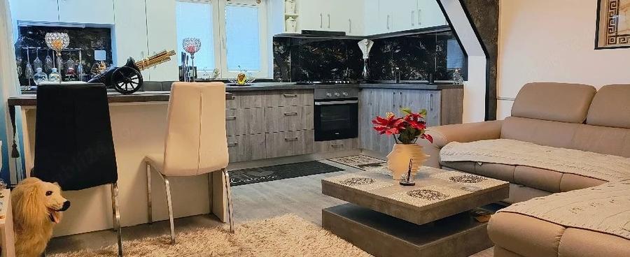 Apartament cu 3 camere decomandat în Ștrand