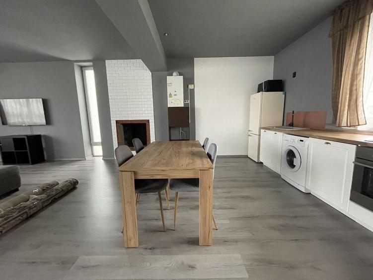 Apartament cu 3 camere decomandat în Cârcea