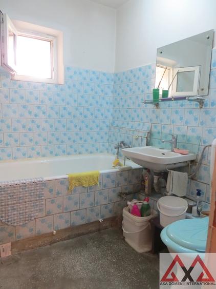 Apartament cu 2 camere semidecomandat în Turda