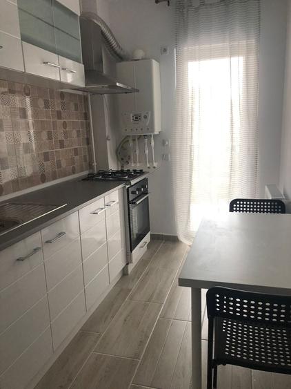Garsonieră decomandată în Central