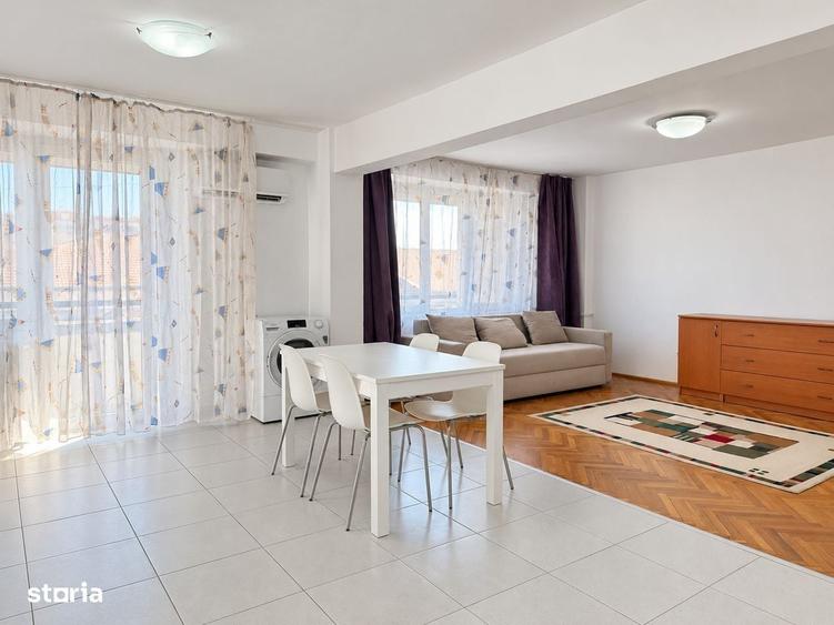 Apartament cu 4 camere decomandat în Nufărul