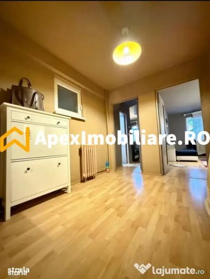 Apartament cu 4 camere decomandat, mobilat în Tei