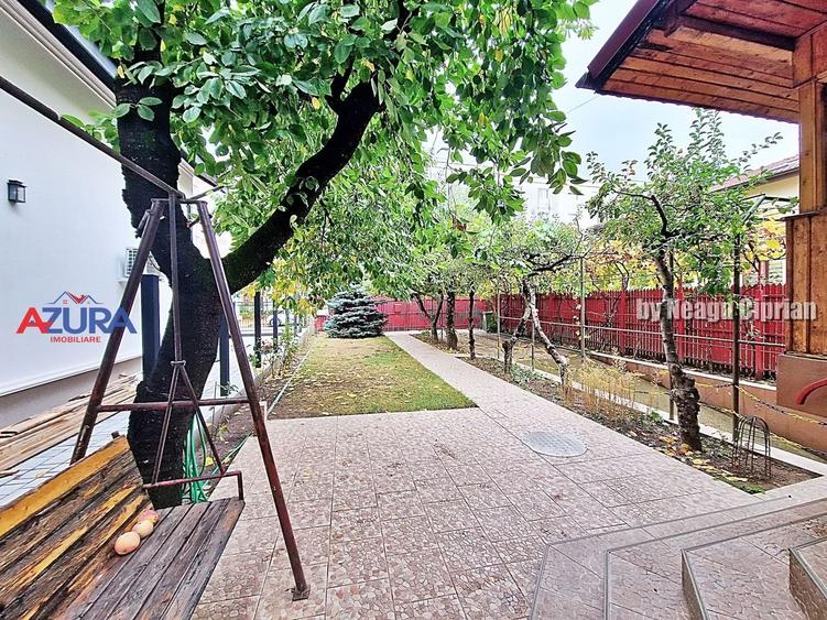 Casă individuală cu 10 camere cu Canalizare în Exercițiu