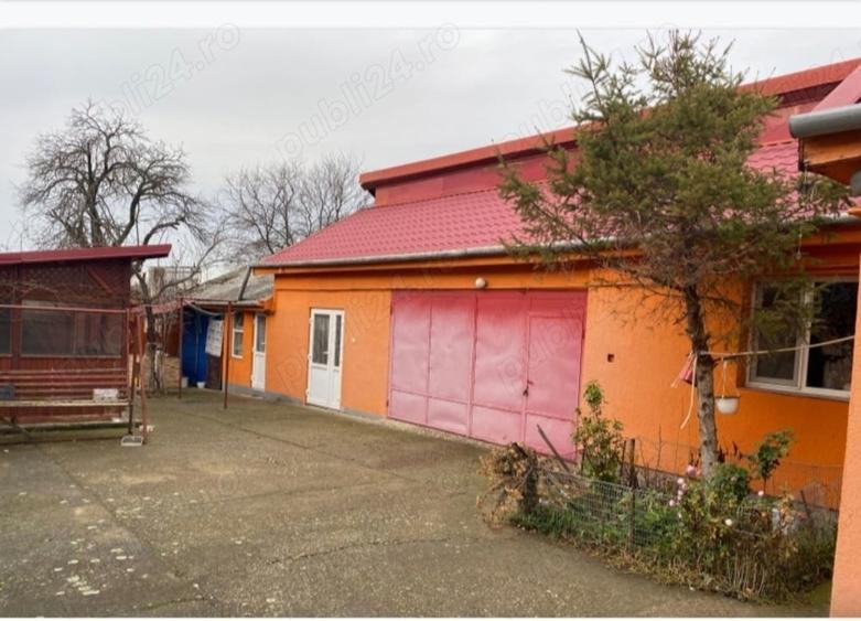 Casă cu 5 camere cu Teren 1347 Mp în Central