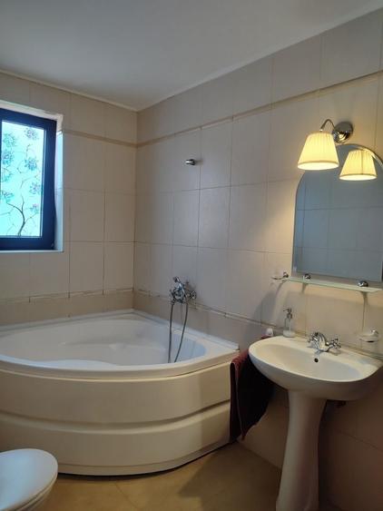 Casă cu 4 camere cu Teren 220 Mp în Ultracentral