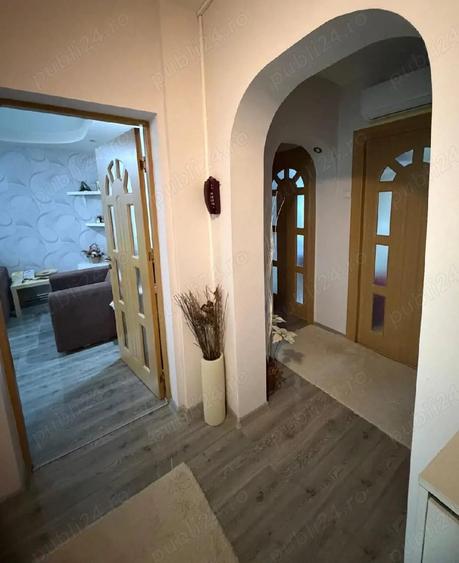 Apartament cu 3 camere decomandat în Central
