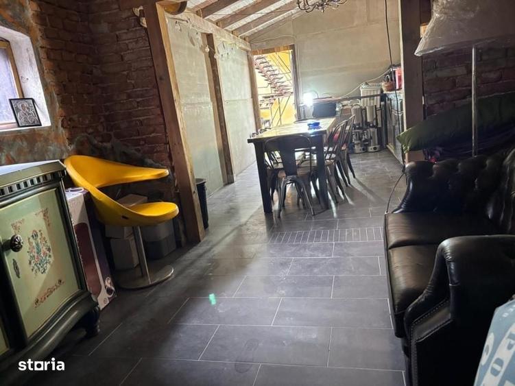 Casă cu 6 camere cu Teren 272 Mp în Central