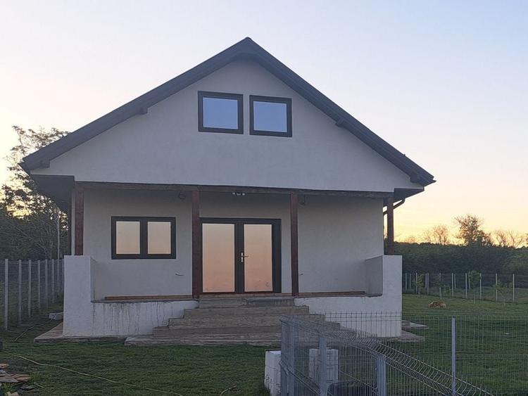 Casă cu 4 camere în Central