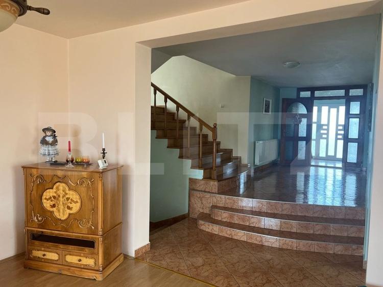 Casă individuală cu 8 camere cu Canalizare în Sâncraiu de Mureș