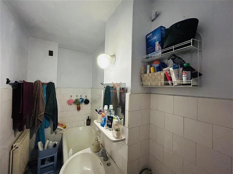 Apartament cu 4 camere decomandat în Valea Aurie
