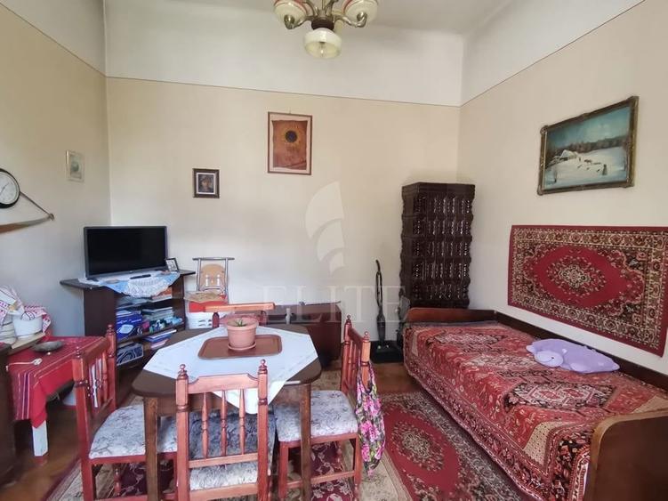 Apartament cu 3 camere semidecomandat în Central