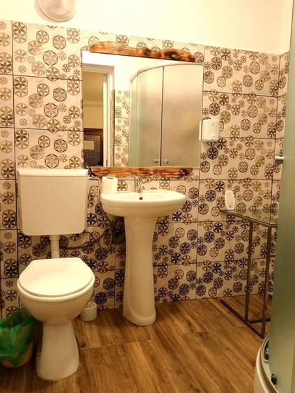 Apartament cu 4 camere decomandat în Central