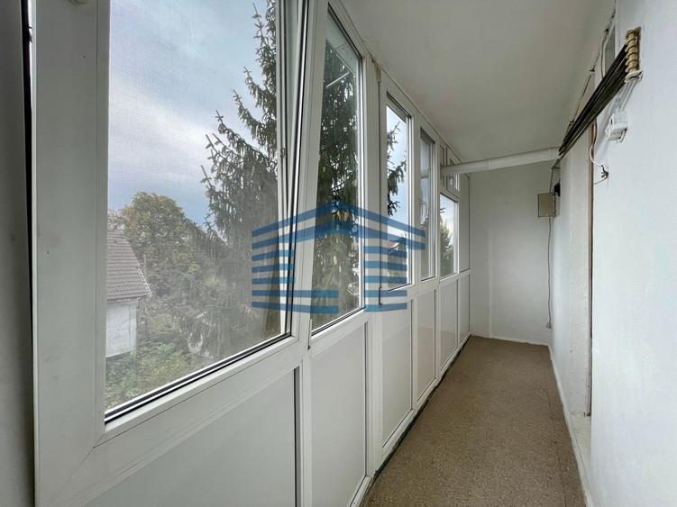 Apartament cu 3 camere decomandat în Bartolomeu