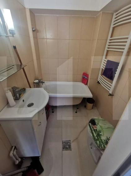 Casă individuală cu 3 camere cu Canalizare în Democrației