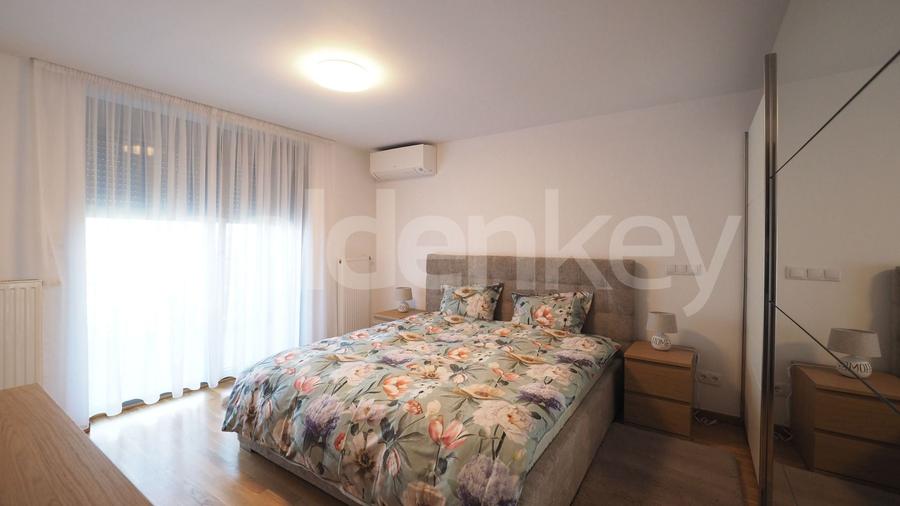 Apartament cu 4 camere semidecomandat în Băneasa
