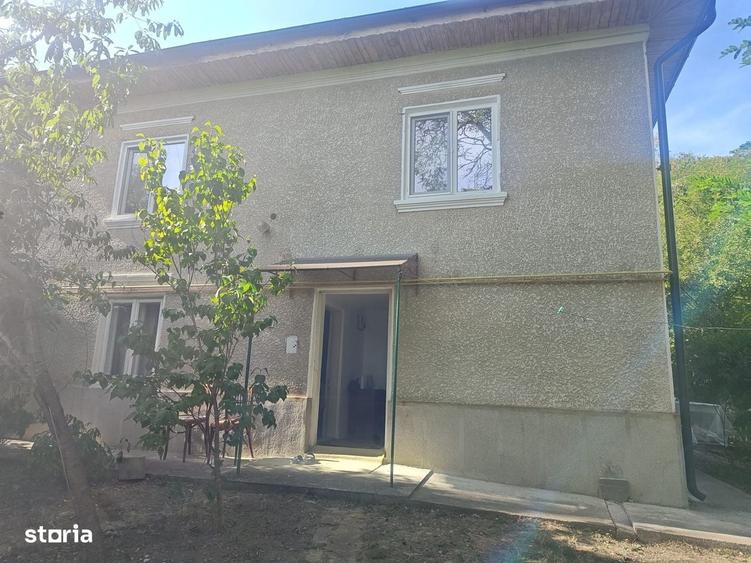 Casă cu 2 camere cu Teren 363 Mp în Central