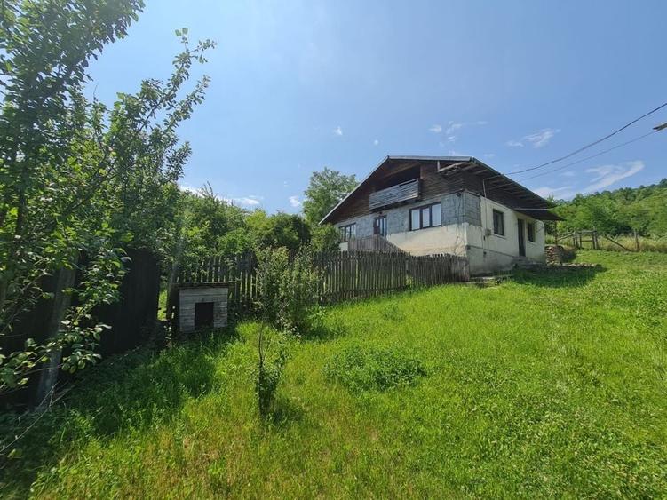 Casă cu 3 camere în Măgura