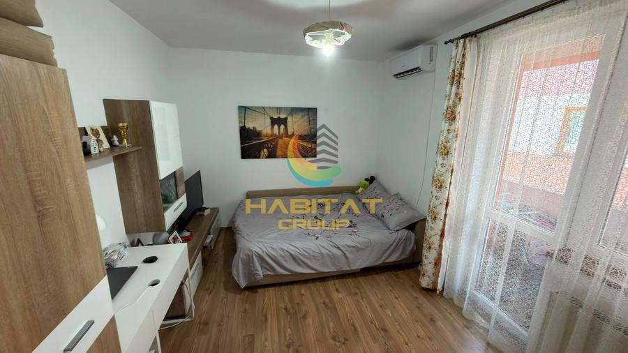Garsonieră decomandată în Vest