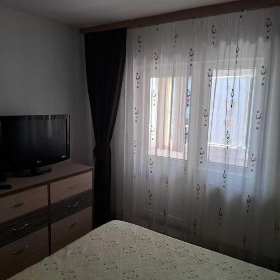 Apartament cu 3 camere decomandat în Mihai Bravu