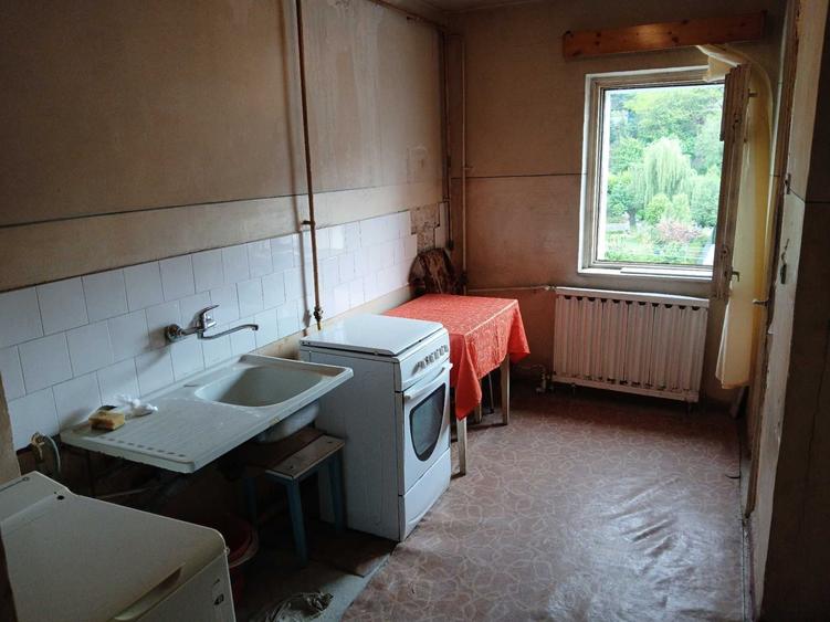 Apartament cu 2 camere decomandat în Plopilor