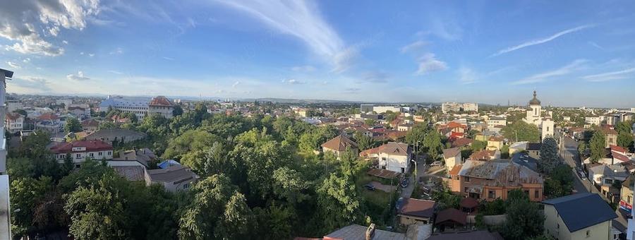 Apartament cu 3 camere decomandat în Central