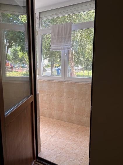 Apartament cu 2 camere semidecomandat, mobilat în Tomis II