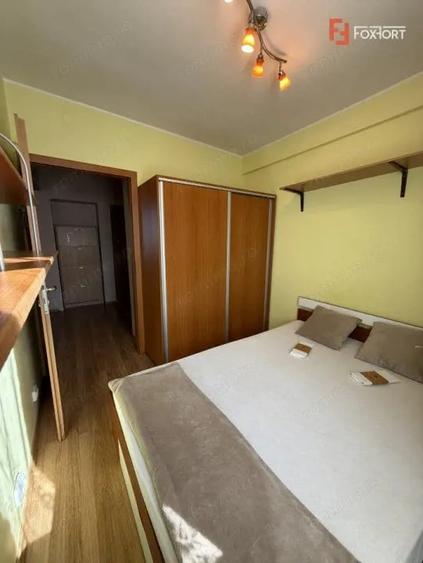 Apartament cu 4 camere semidecomandat, mobilat în Circumvalațiunii
