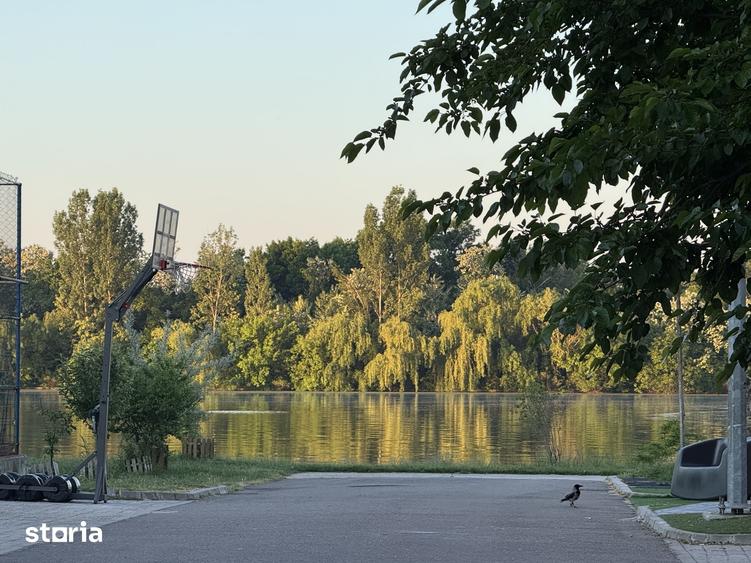 Apartament cu 4 camere în Băneasa