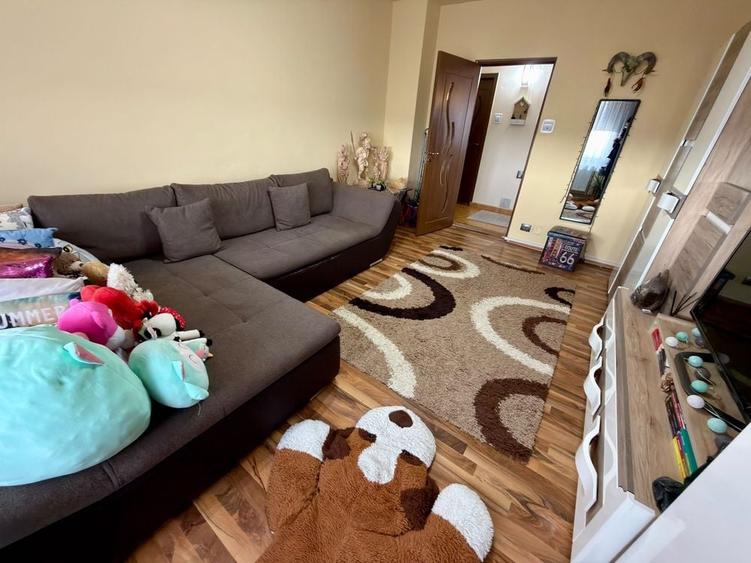 Apartament cu 3 camere decomandat în Ungheni