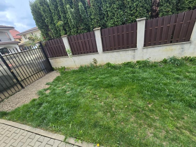 Duplex cu 4 camere cu Canalizare în Florești
