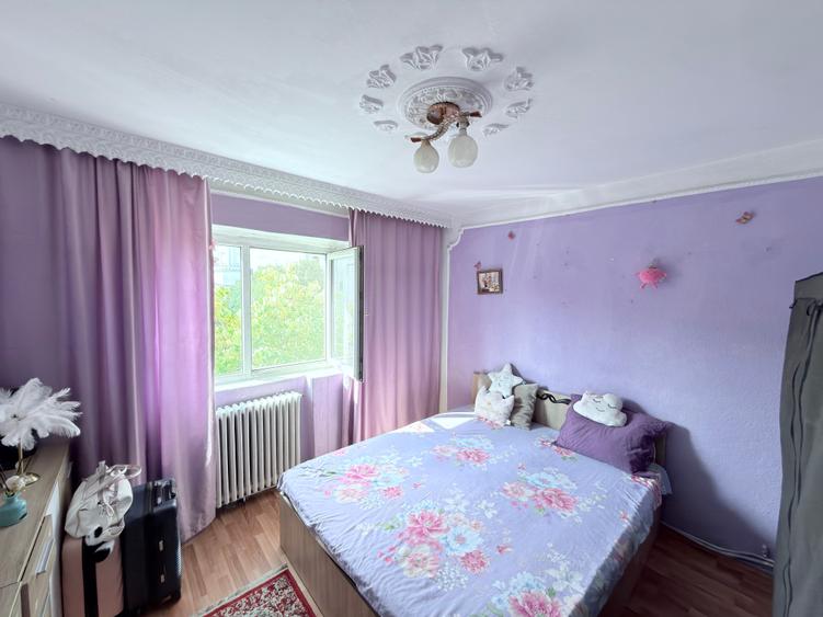 Apartament cu 3 camere decomandat în Central
