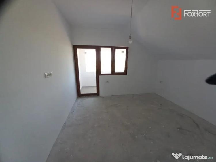 Casă cu 4 camere cu Teren 259 Mp în Plopi
