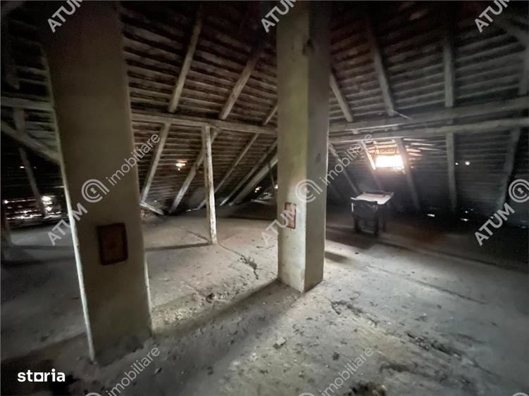 Casă cu 4 camere decomandat în Sub Arini