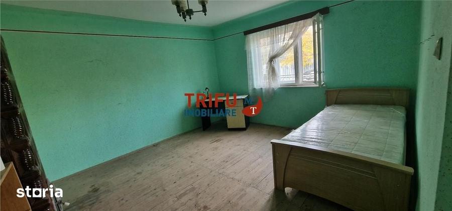 Casă cu 2 camere cu Teren 740 Mp în Cetate