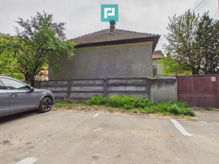 Casă individuală cu 4 camere cu Canalizare în Romanilor