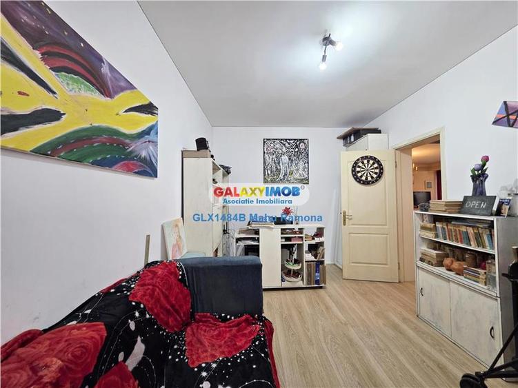 Casă cu 6 camere cu Teren 276 Mp în Est