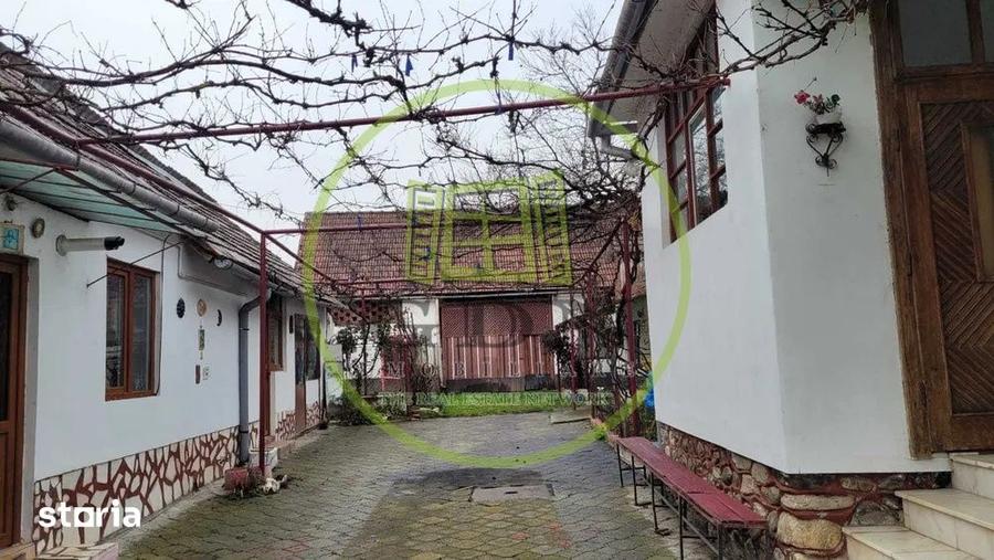 Casă cu 6 camere cu Teren 2109 Mp în Șeica Mică