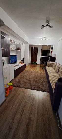 Apartament cu 3 camere semidecomandat în Central