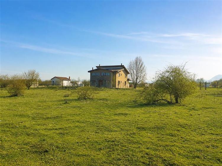 Teren Construcții intravilan de 3250 mp, în Sânpetru