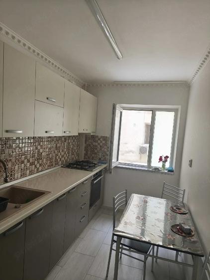 Apartament cu 3 camere decomandat în Pantelimon