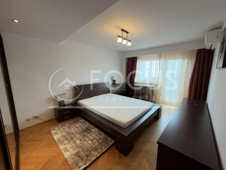 Apartament cu 3 camere semidecomandat, mobilat în Tei