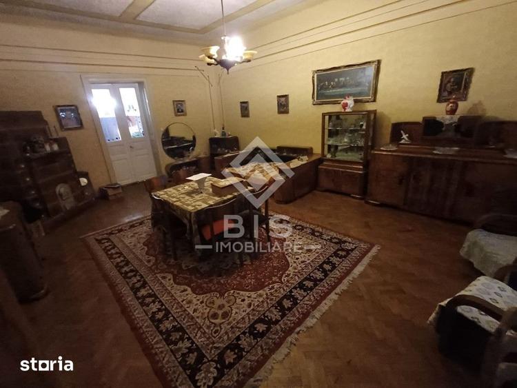 Casă cu 6 camere cu Teren 600 Mp în Central