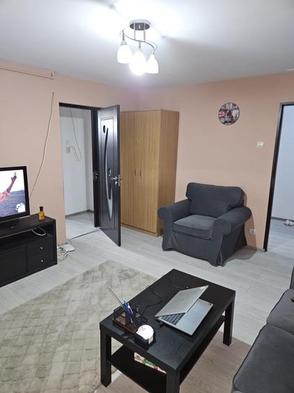 Proprietar, vand apartament cu 2 camere, semidecomandat, situat pe Calea Giulesti, in primul bloc de langa Stadionul Rapid. - 4