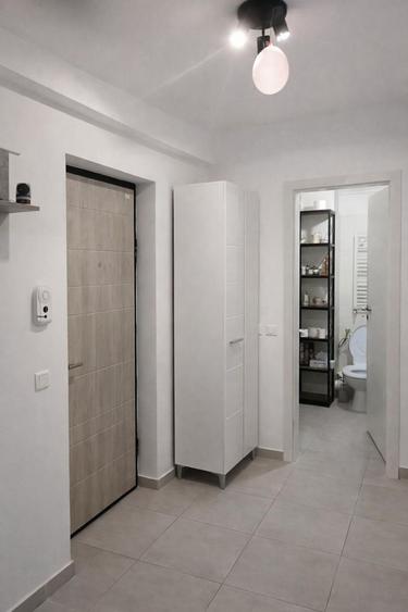 Apartament cu 2 camere decomandat în Calea București